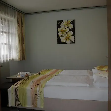 Отель Und Reiterparadies Ponyhof 3*