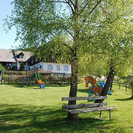 Und Reiterparadies Ponyhof Раттен